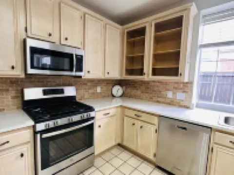 Momo's 3BD/2BA Frisco entire house