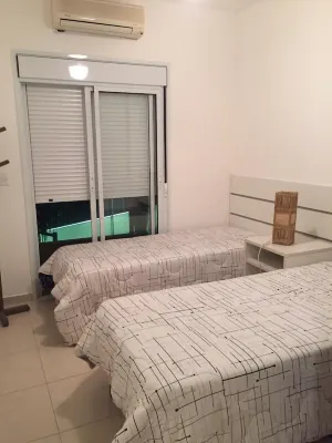 Beautiful Apt - 3 Bed + 1Empr 20 meters from the Beach