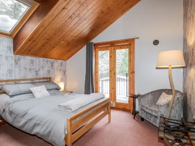 Torbreck Chalet Hotels near The Iona Gallery