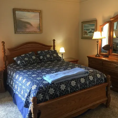 Lake Travis Waterfront - Outstanding Views, Boat Dock/Deep Water, Walk to Pool