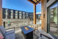 Luxe Schweitzer Condo w/ Hot Tub: Ski-in/Ski-Out! - Apartments