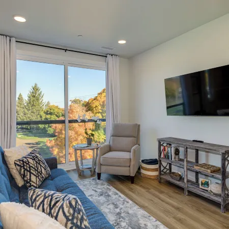 West Bay View: Penthouse Condo in Traverse City