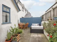 Wingelock Hotels in Rhosneigr