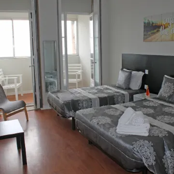 Lunar Guest House Отели рядом с достопримечательностью «Параньос»