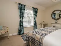 Summerhow Retreat Hotels in Strickland Ketel
