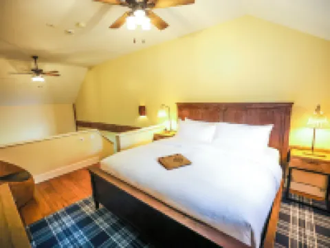 Inn at Tyler Hill Hotels in Wayne County