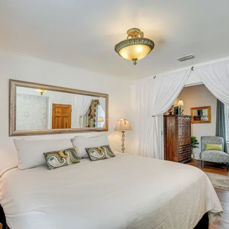 Sanford Home w/ Gas Grill: Walk to Historic Dtwn!