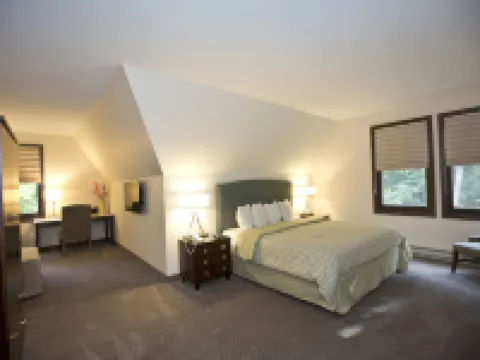 The Inn at Shattuck - St. Mary's Hotels in Faribault
