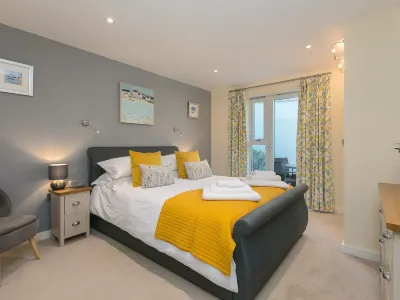 Golden Sands Hotels near Tate St Ives