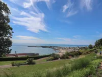 4 East Cliff - parking