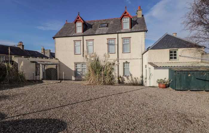 1 Seafield Street