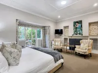 Roodenburg House 1882 Hotels near Athlone Stadium