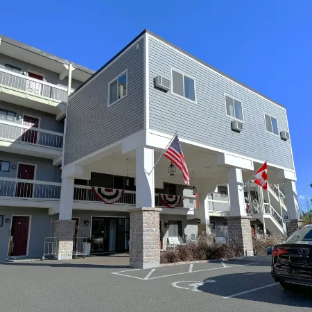 Atlantic Eyrie Lodge