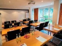 Hotel am Schlosspark , Wiesbaden Hotels near Biebrich