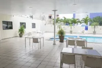 Hotel Executive Arrey - Pools