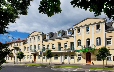 Hotel Reza Отели в г. Франтишкови-Лазне