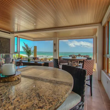 Iguana Crossing Boutique Hotel