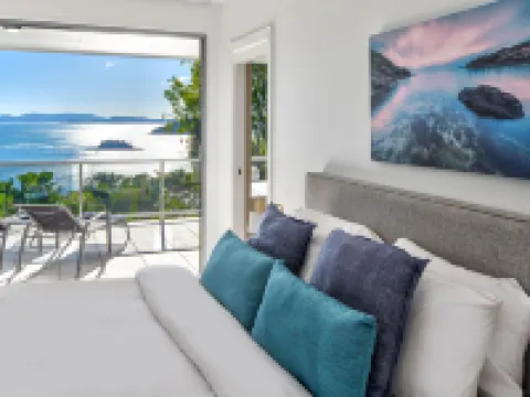 Blue Water Views 16 - 3 Bedroom Penthouse with Ocean Views Hotels in Hamilton Island