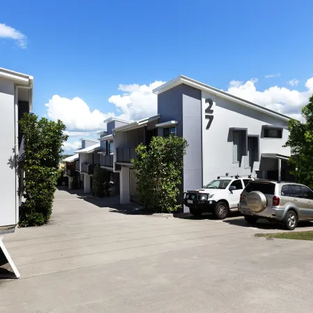 Marj12- Stylish and Spacious