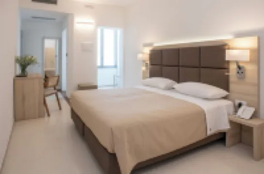 ホテル アルバニア