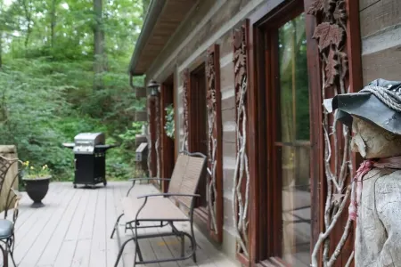 A Kentucky Cabin - Cozy Secluded Cabin One Mile From Mammoth Cave National Park