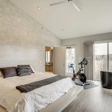Road America Retreat: Modern Villa w/ Garage!