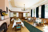 Hotel Hirsch Hotels in Schwangau