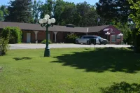 The Evergreen Motel in Kansas
