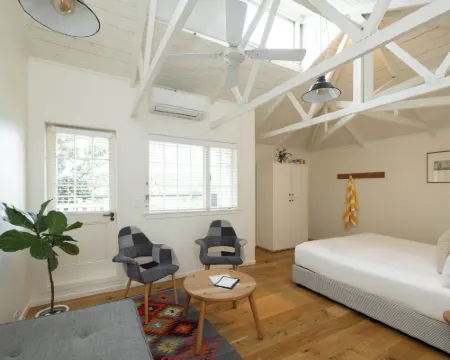 The Oyster Inn Hotels in Waiheke Island