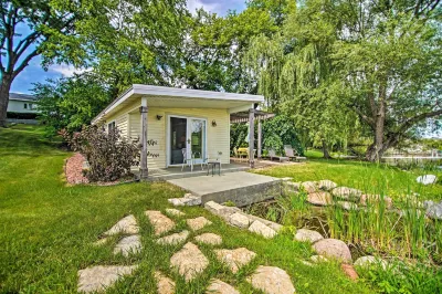 Peaceful Horicon Studio w/ Rock River Access! Hotels in 
