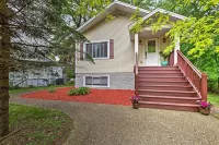Hot Tub, Deck & Backyard: Cozy Union Pier House! - Beach