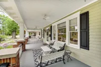 Elizabeth City Vacation Rental: Gazebo w/ Hot Tub! - parking