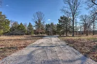 El Dorado Springs Cabin: Near Trails & Parks! - Wifi