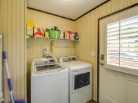Dog-Friendly Home w/ Mtn Views in Chilhowie! Hotels in Smyth County
