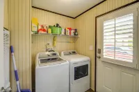 Dog-Friendly Home w/ Mtn Views in Chilhowie!