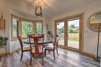 6 Mi to Big Sky Resort! Group Retreat w/ Mtn Views - spa