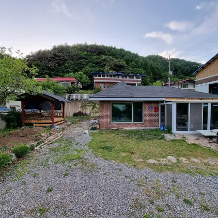 Pyeongchang Guesthouse Отели рядом со станцией Пьёнчан-Йог
