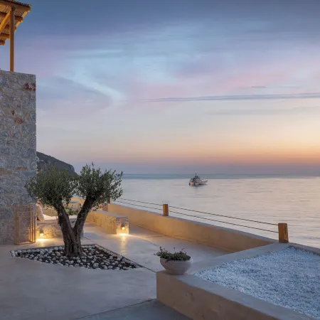 Yerma Suites Limeni