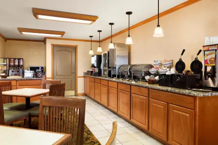 Country Inn & Suites by Radisson Kenosha - Pleasant Prairie Отели рядом с достопримечательностью «Парк Симмонс Айленд»