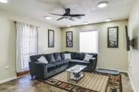 2 Mi to Main St Newton Guest House Hotels in Jasper County