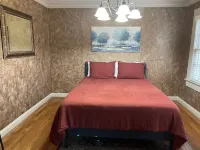 3 bd house NEARLY on UA campus. Lg private prkg area.