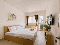 Elysian Home & Spa Hotels near British Consulate General