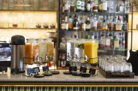 Via Sants Hotel Barcelona, Tapestry Collection by Hilton - bar