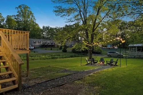 Charming 3 bedroom home minutes from NRG featuring a fire pit/outdoor games