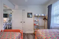 Waterfront cottage in historic Charlestown, Maryland