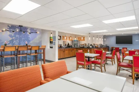 Baymont by Wyndham Champaign