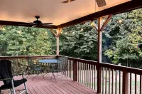 Cozy Secluded Cabin on 50 Acre Horse Ranch