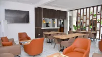 Bi Hotel SARL - فطور