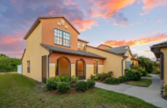 3-Bed with pool - Close to beach