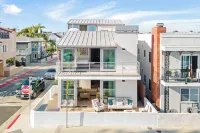 200 East Balboa Oceanview Rooftop Steps to Sand, Pier, Boardwalk & Dining